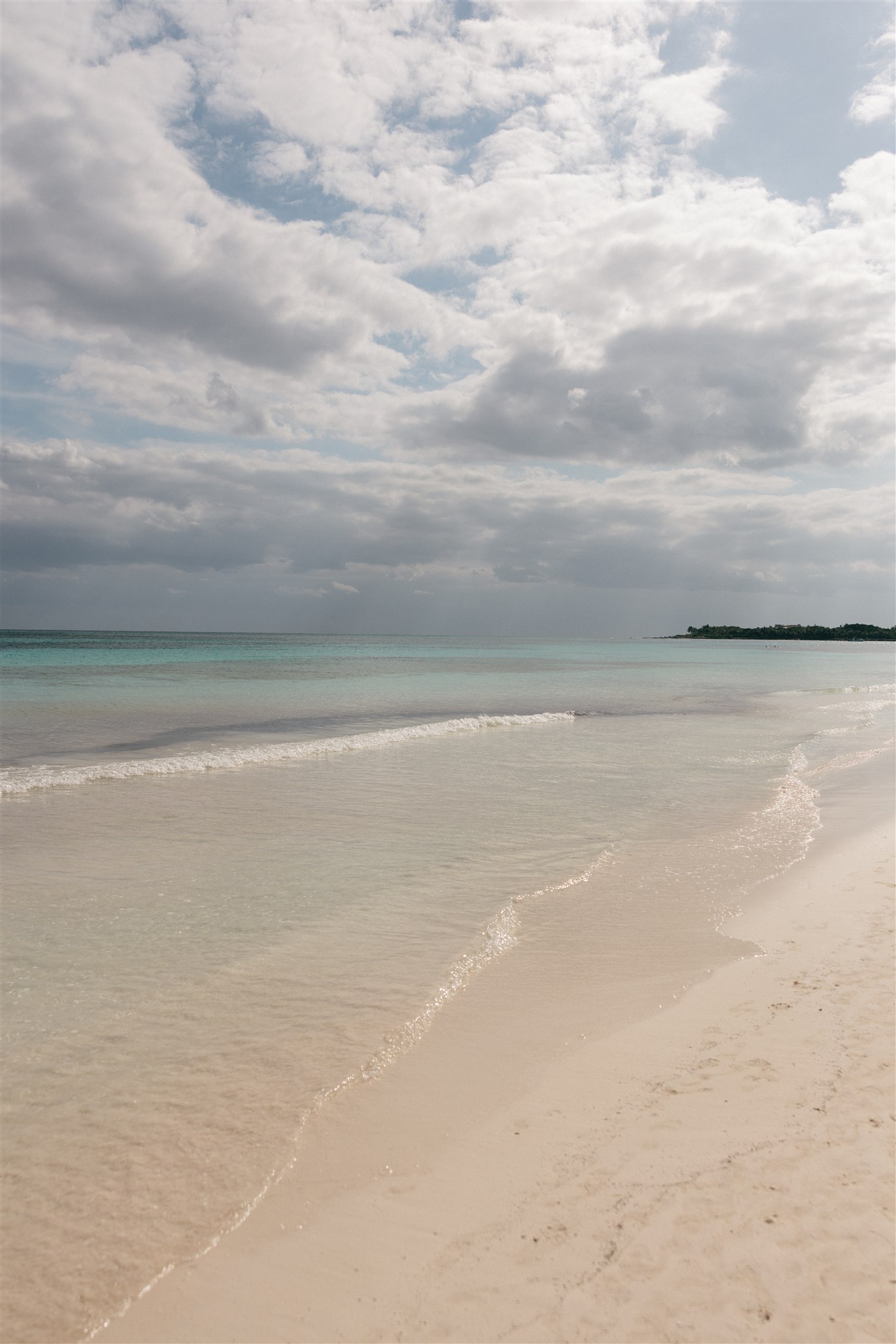 Empty Caribbean beach at Saasil Kantenah, Riviera Maya