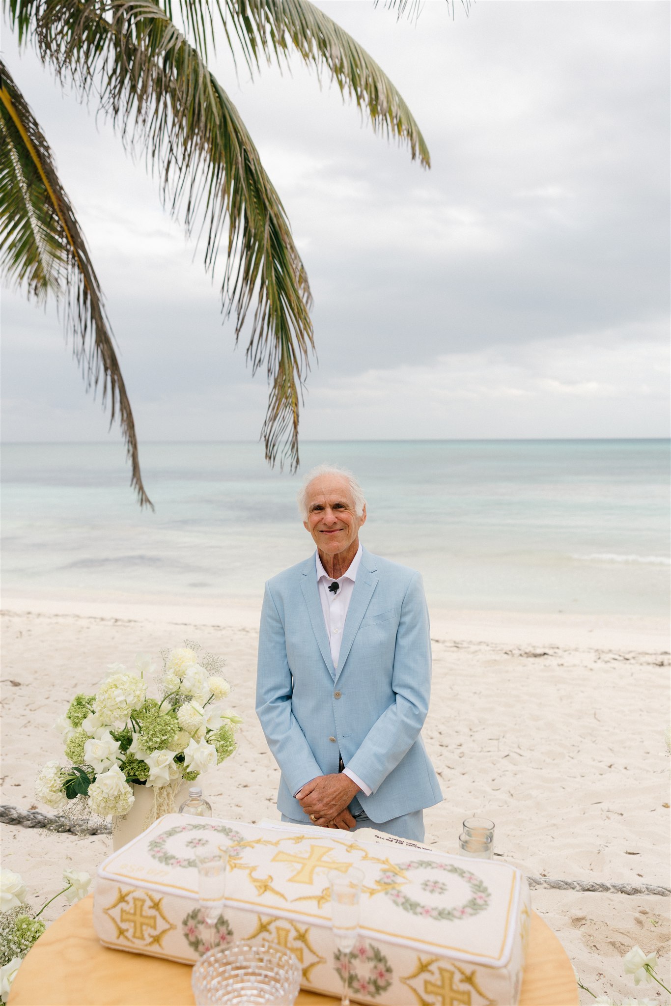 Groom waiting at the altar on the beach, Saasil Kantenah wedding