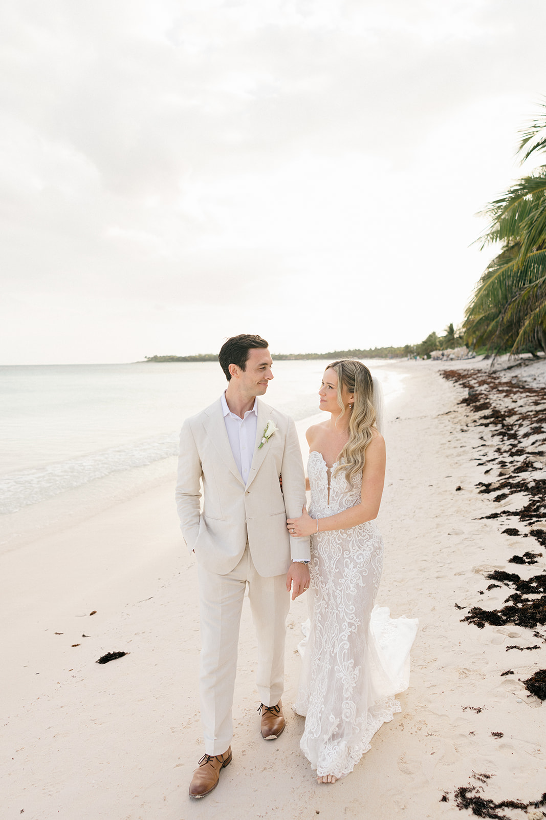 Couple portrait at golden hour on the beach, Saasil Kantenah Riviera Maya